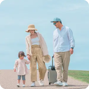 人が道を歩いている様子