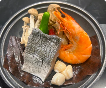 カマス 海老 貝柱の朴葉焼き